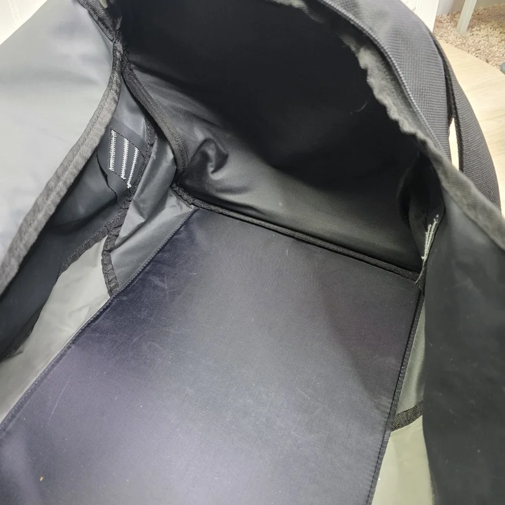 Ogio 55 Liter Black Duffel Travel Luggage Bag Zippers Handle‎